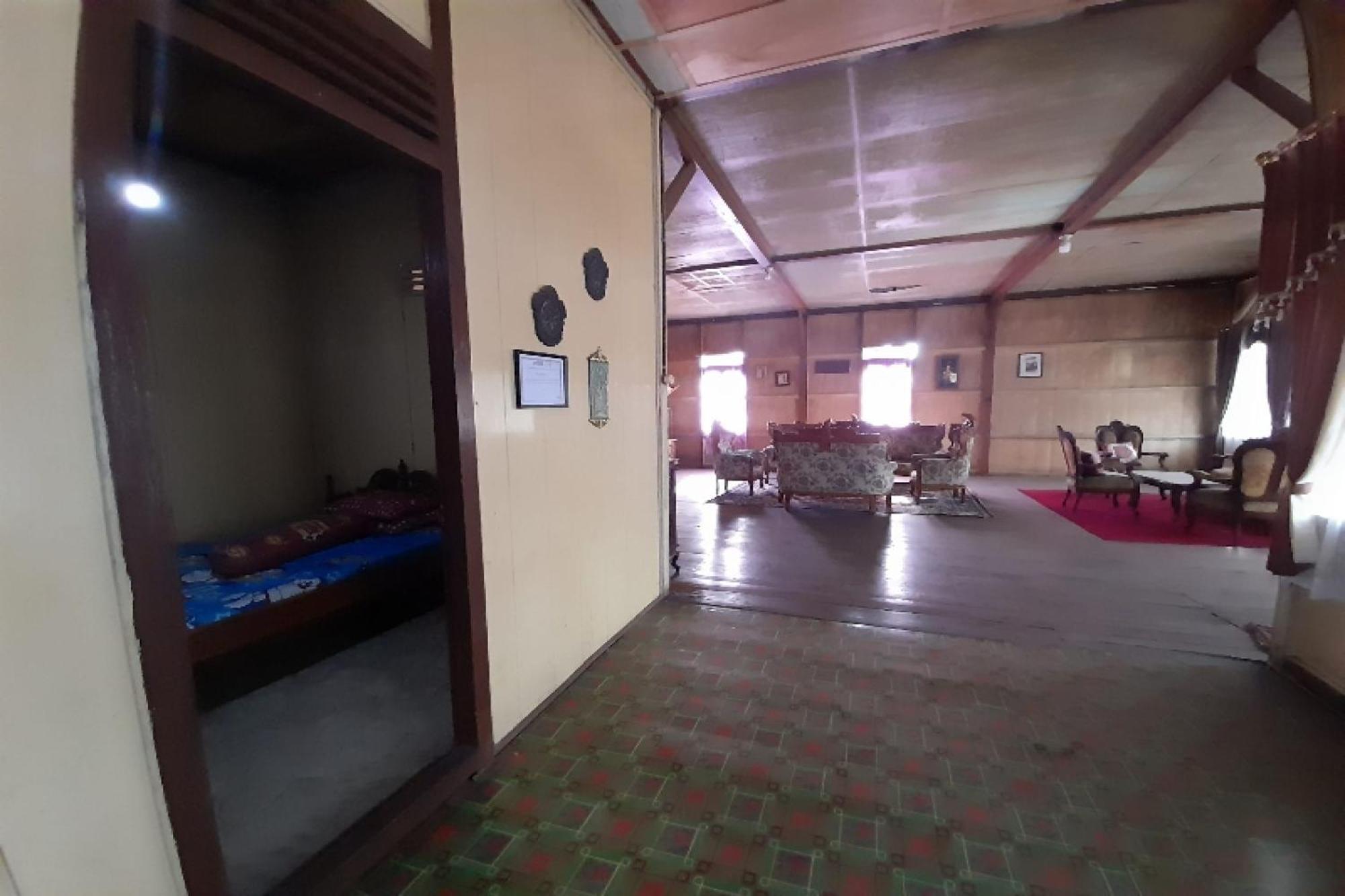 Oyo Homes 91248 Desa Wisata Banding Agung Danau Ranau Экстерьер фото